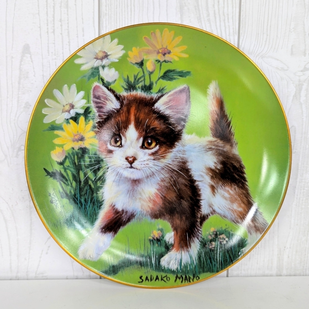 Cat Plate Collectible Decorative 1982 Daisy Kitten by Sadako Mano Number 2932